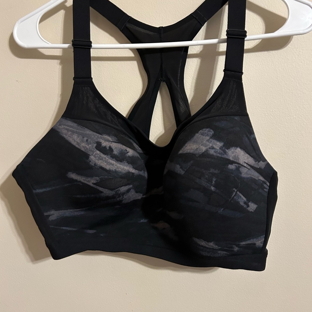 Victoria’s Secret on point sports bra